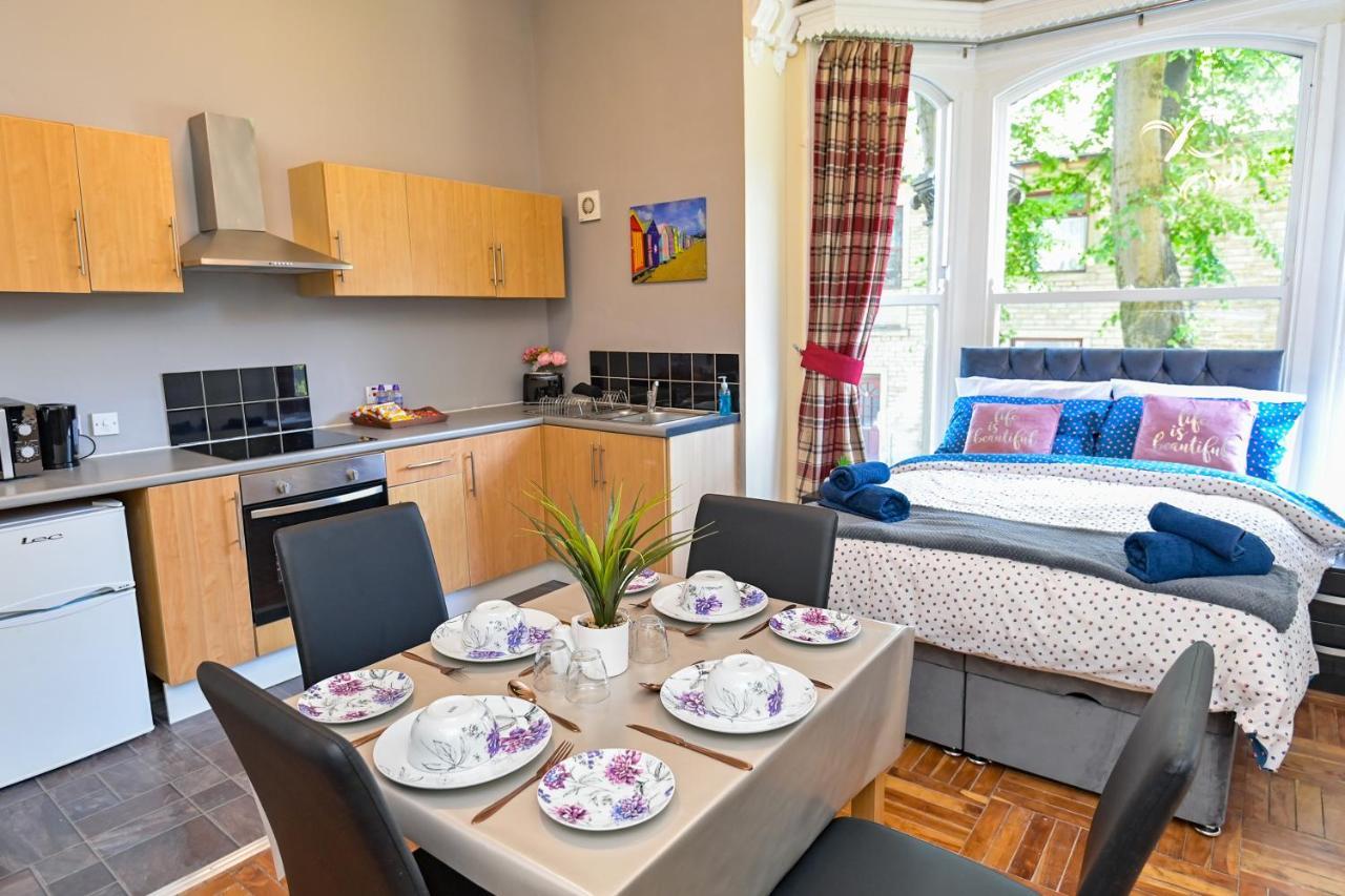 The Elm Wood Apartments Huddersfield Zewnętrze zdjęcie