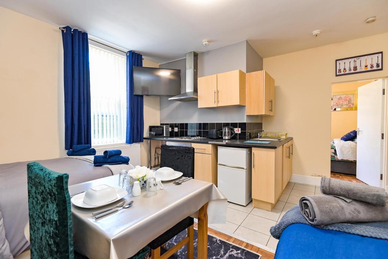 The Elm Wood Apartments Huddersfield Zewnętrze zdjęcie